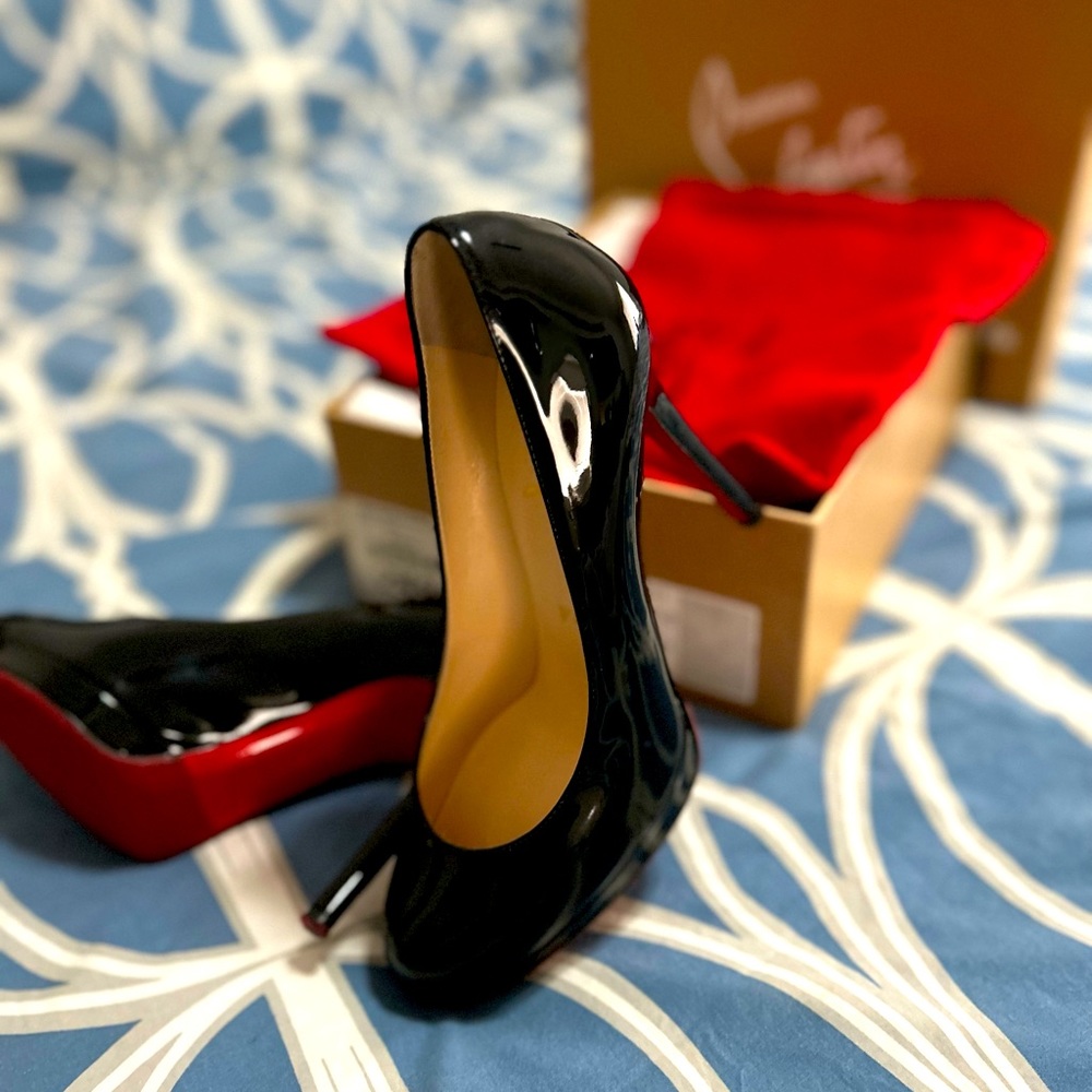 Christian Louboutin black patent leather pumps size 35.5